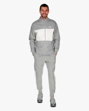 377153358_343351135016481_4069732454153634379_n NIKE