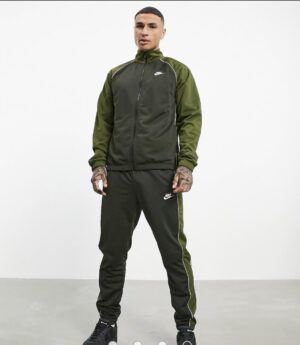 393933379_1469670213602787_7753015596078300542_n NIKE